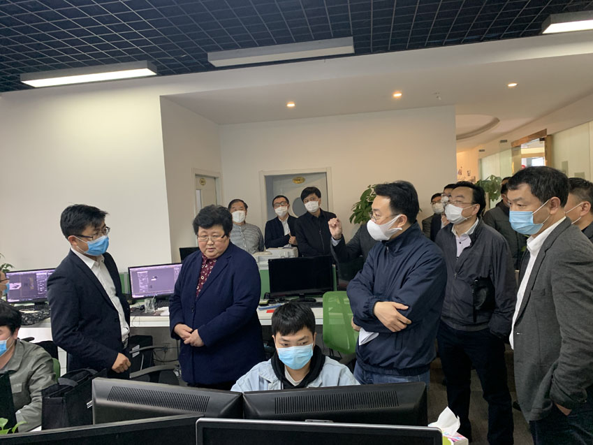 寶山區(qū)區(qū)領(lǐng)導(dǎo)一行蒞臨邁維動漫調(diào)研企業(yè)復(fù)工復(fù)產(chǎn)情況(圖4) 寶山區(qū)區(qū)領(lǐng)導(dǎo)一行蒞臨邁維動漫調(diào)研企業(yè)復(fù)工復(fù)產(chǎn)情況(圖4)